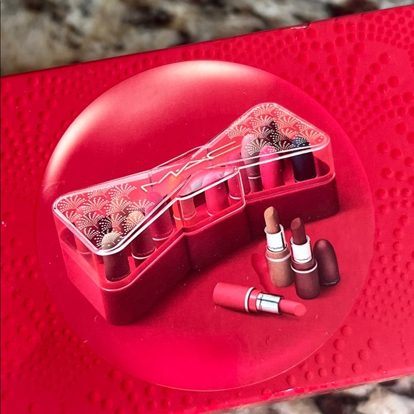 ❄️⚡️MAC Cosmetics Celebrate In Colour Powder Kiss Lip Vault x12 - Picture 10 of 10